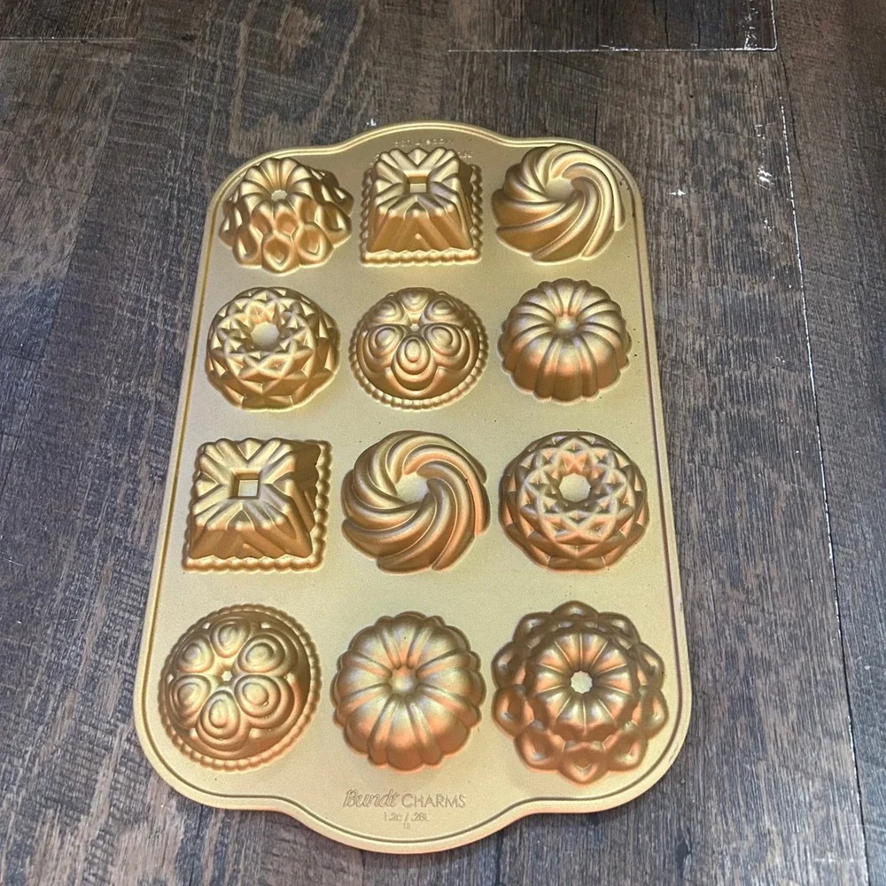 Nordic Ware Bundt Charms 12 Cavity Mini Cake Pan Gold Cast Aluminum Made in USA